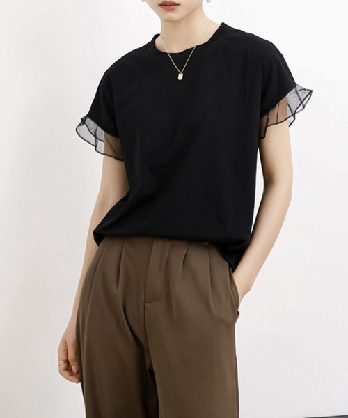 maison de LATIR(メゾンドラティール)の「着回し力抜群なチュールフリル袖Tシャツ(Tシャツ/カットソー・レディース・ホワイト/ネイビー/ブラック/グレー/ブラウン・L/M)」の9枚目の写真
