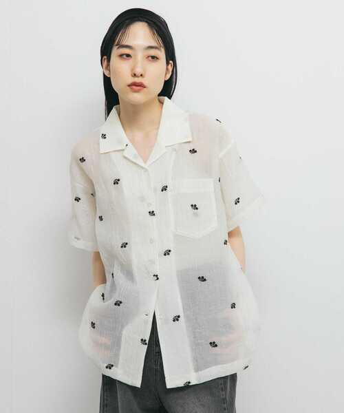 KBF(ケイビーエフ)の「エンブロイダリーシアーシャツ(シャツ/ブラウス・レディース・ブラック/オフホワイト/イエロー・ONE)」の2枚目の写真