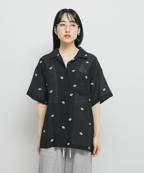 KBF(ケイビーエフ)の「エンブロイダリーシアーシャツ(シャツ/ブラウス・レディース・ブラック/オフホワイト/イエロー・ONE)」の3枚目の写真