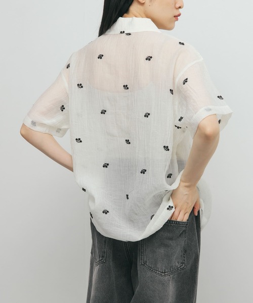 KBF(ケイビーエフ)の「エンブロイダリーシアーシャツ(シャツ/ブラウス・レディース・ブラック/オフホワイト/イエロー・ONE)」の12枚目の写真