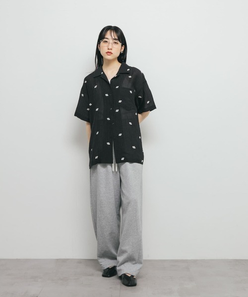 KBF(ケイビーエフ)の「エンブロイダリーシアーシャツ(シャツ/ブラウス・レディース・ブラック/オフホワイト/イエロー・ONE)」の19枚目の写真