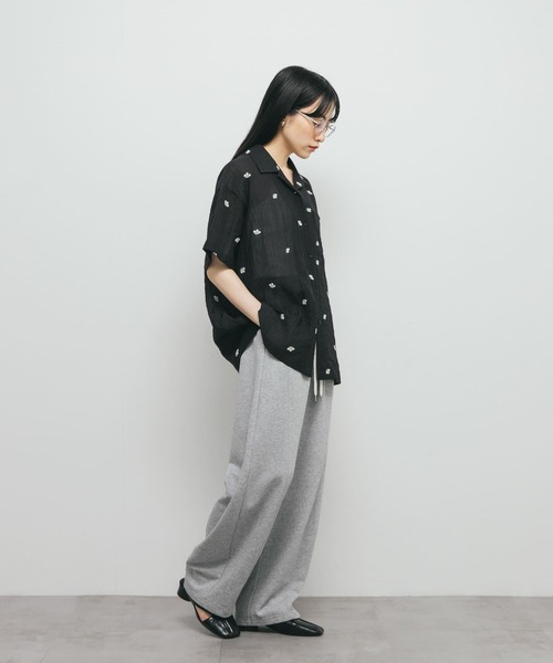 KBF(ケイビーエフ)の「エンブロイダリーシアーシャツ(シャツ/ブラウス・レディース・ブラック/オフホワイト/イエロー・ONE)」の20枚目の写真