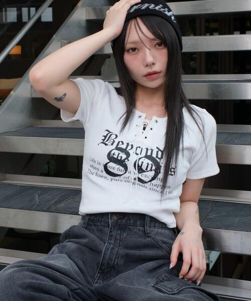 WEGO（ウィゴー）の「WEGO/グラフィックレースアップちびT（Tシャツ/カットソー・レディース・その他1/その他3/その他2/その他4・FREE）」の2枚目の写真