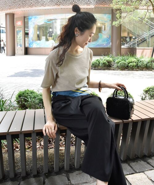 le.coeur blanc(ルクールブラン)の「シアーベロアTシャツ(Tシャツ/カットソー・レディース・ダークブラウン/ベージュ・38)」の11枚目の写真