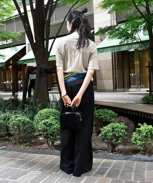 le.coeur blanc(ルクールブラン)の「シアーベロアTシャツ(Tシャツ/カットソー・レディース・ダークブラウン/ベージュ・38)」の16枚目の写真