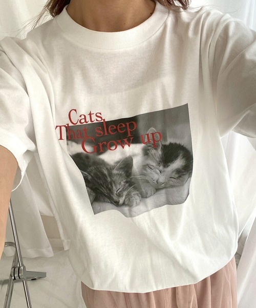 cuorequal(クオレコール)の「CATモノクロ半袖Tシャツ(Tシャツ/カットソー・レディース・ホワイト・MEDIUM/SMALL/LARGE)」の1枚目の写真