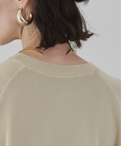 ANGIE(アンジー)の「カレッジロゴ カットオフ スウェット プルオーバー(スウェット・レディース・ブラウン/ベージュ/ネイビー/ブラック・FREE)」の13枚目の写真