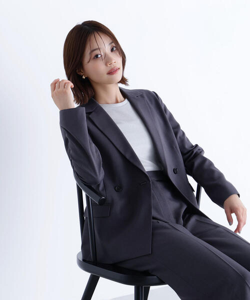 NATURAL BEAUTY BASIC(ナチュラルビューティーベーシック)の「◇パウダリーツイルセットアップシリーズ ダブルテーラードジャケット(テーラードジャケット・レディース・チャコールグレー/ダークブラウン・MEDIUM/SMALL)」の1枚目の写真
