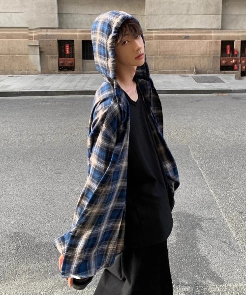 lilful(リルフル)の「フーデッドチェックビッグシルエットシャツ(シャツ/ブラウス・メンズ・ブルー・S/M)」の8枚目の写真