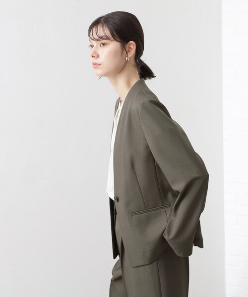 THE SHOP TK （ザ ショップ ティーケー ）の「ノーカラージャケット【セットアップ可】（ノーカラージャケット・レディース・スミクロ/ナチュラル・12/13）」の9枚目の写真