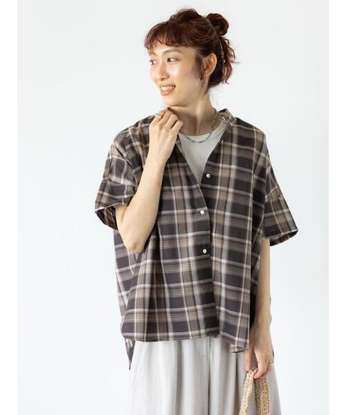 Lugnoncure(ルノンキュール)の「【イージーケア】無地/柄アソート金釦バンドカラーシャツ(シャツ/ブラウス・レディース・ブラック/ブラウン/オフホワイト/ホワイト・F)」の4枚目の写真