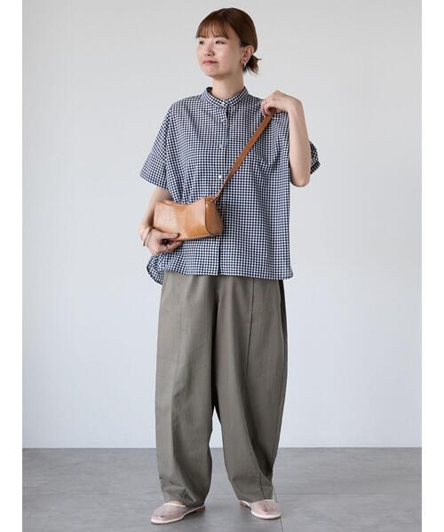 Lugnoncure(ルノンキュール)の「【イージーケア】無地/柄アソート金釦バンドカラーシャツ(シャツ/ブラウス・レディース・ブラック/ブラウン/オフホワイト/ホワイト・F)」の5枚目の写真