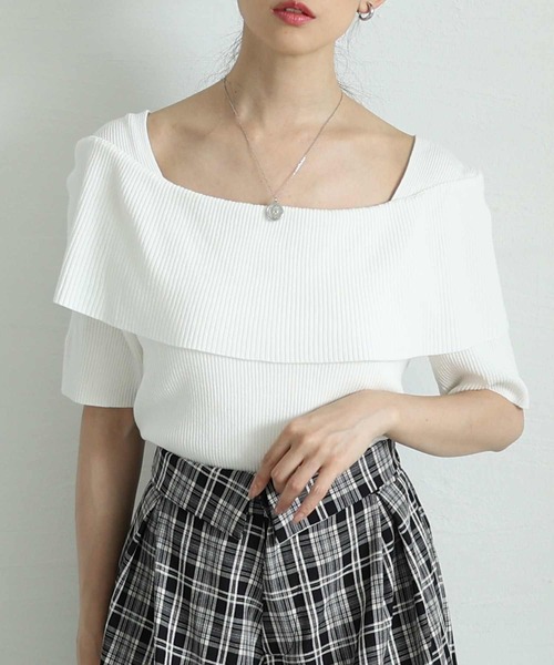 Sawa a la mode（サワアラモード）の「オフショルリブニット半袖トップス（ニット/セーター・レディース・オフホワイト/ブラック/ワインレッド・FREE）」の2枚目の写真