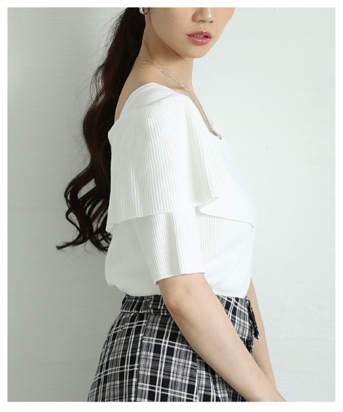 Sawa a la mode（サワアラモード）の「オフショルリブニット半袖トップス（ニット/セーター・レディース・オフホワイト/ブラック/ワインレッド・FREE）」の19枚目の写真