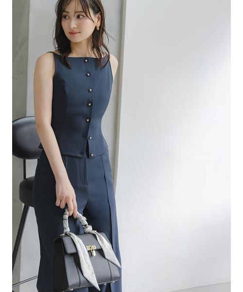 SNIDEL(スナイデル)の「Sustainableキャミベストトップス(キャミソール・レディース・グレー/ブラウン/ネイビー・0/1)」の7枚目の写真