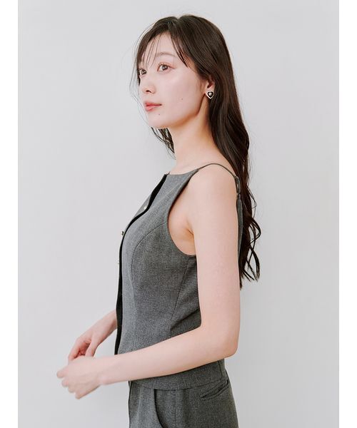 SNIDEL(スナイデル)の「Sustainableキャミベストトップス(キャミソール・レディース・グレー/ブラウン/ネイビー・0/1)」の12枚目の写真