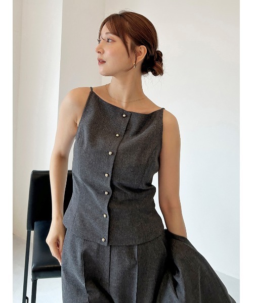 SNIDEL(スナイデル)の「Sustainableキャミベストトップス(キャミソール・レディース・グレー/ブラウン/ネイビー・0/1)」の2枚目の写真