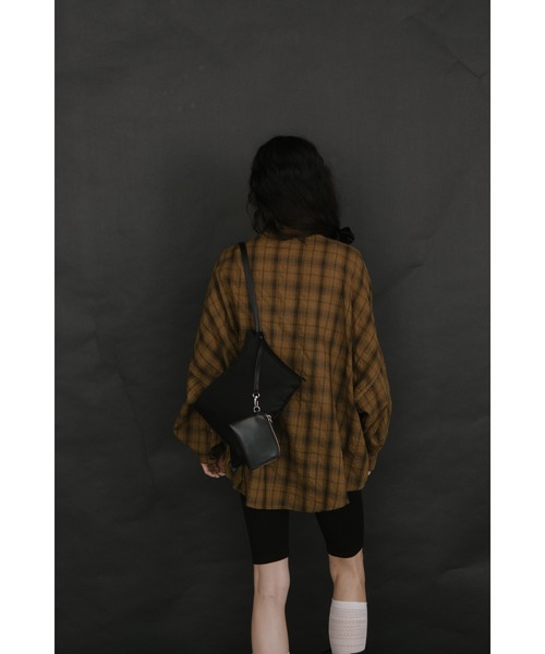 duei（デュイ）の「オーバーサイズチェックルーズシャツ（シャツ/ブラウス・レディース・ブラウン/ブルー/ホワイト/グリーン・FREE）」の11枚目の写真