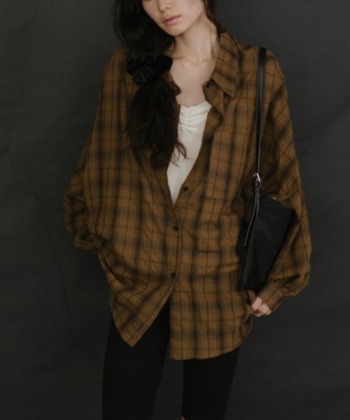 duei（デュイ）の「オーバーサイズチェックルーズシャツ（シャツ/ブラウス・レディース・ブラウン/ブルー/ホワイト/グリーン・FREE）」の22枚目の写真