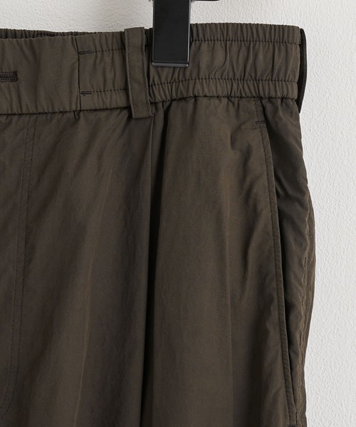 ATON（エイトン）の「【ATON / エイトン】SHRINK COTTON LAWN LOOSE FIT PANTS（スラックス・メンズ・ブラウン・4/6）」の4枚目の写真
