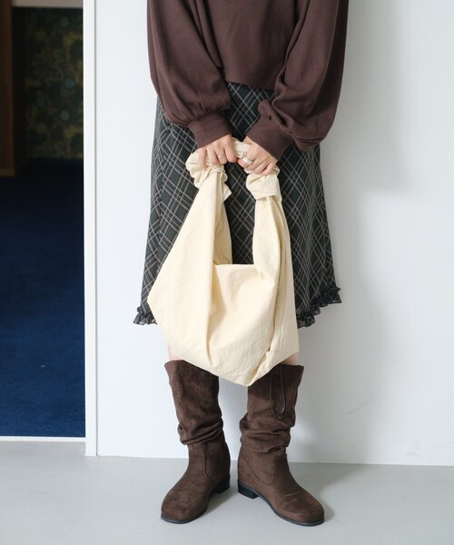 Kastane（カスタネ）の「【A4サイズ】BシャーリングナイロンBAG（ショルダーバッグ・レディース・アイボリー/ブラック/サックスブルー・FREE）」の13枚目の写真