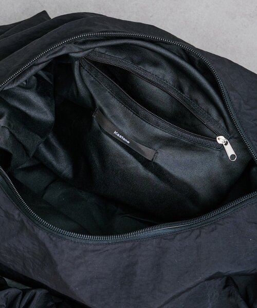 Kastane（カスタネ）の「【A4サイズ】BシャーリングナイロンBAG（ショルダーバッグ・レディース・アイボリー/ブラック/サックスブルー・FREE）」の10枚目の写真