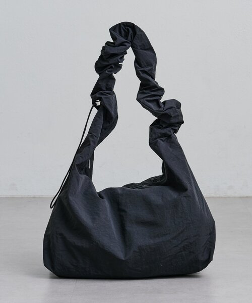 Kastane（カスタネ）の「【A4サイズ】BシャーリングナイロンBAG（ショルダーバッグ・レディース・アイボリー/ブラック/サックスブルー・FREE）」の8枚目の写真