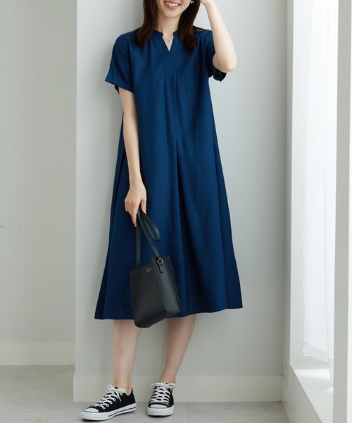 BELLUNA PLUS(ベルーナ)の「レーヨン素材スキッパーデザインワンピース(ワンピース・レディース・ブラック/ブルー/モスグリーン・X-LARGE/LARGE/MEDIUM)」の3枚目の写真