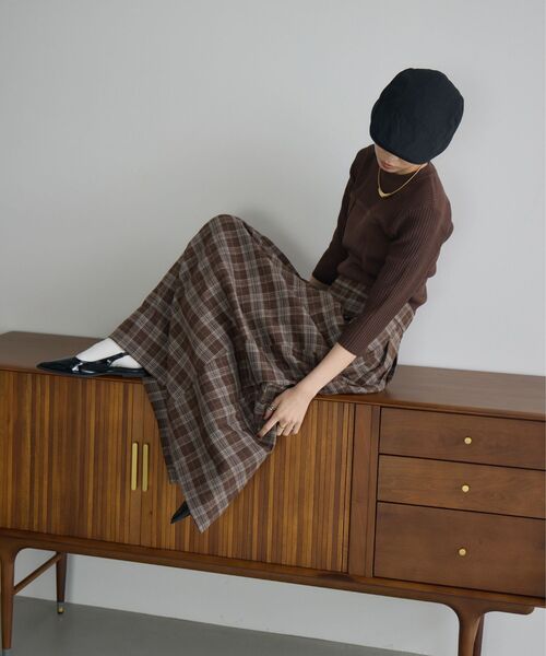 kivi（キヴィ）の「チェックコクーンSK（スカート・レディース・ブラウン系その他2/ブラック系その他2・LARGE/MEDIUM）」の4枚目の写真