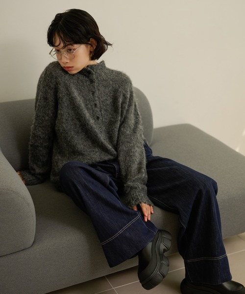 LAULEN（ローレン）の「half button shaggy high neck knit /ハーフボタンシャギーハイネックニット（Tシャツ/カットソー・レディース・チャコールグレー/アイボリー/ブラック・FREE）」の5枚目の写真