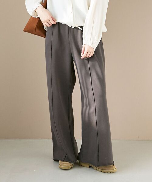 le.coeur blanc(ルクールブラン)の「《手洗い可能》イージーワイドスウェットパンツ(スウェットパンツ・レディース・ライトグレー/チャコールグレー・38)」の1枚目の写真