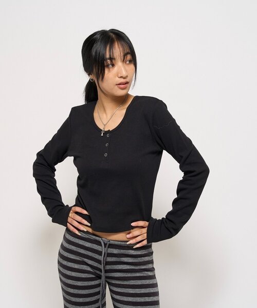 WHO'S WHO gallery（フーズフーギャラリー）の「RING SNAP TOP/リングドットL/Sトップス（Tシャツ/カットソー・レディース・ホワイト/ネイビー/グレー/ブラック/ブラウン/ブラック系その他/ホワイト系その他・FREE）」の12枚目の写真