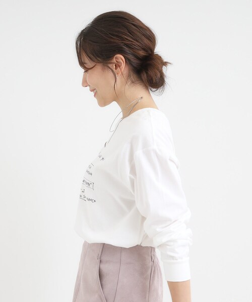 SHOO・LA・RUE（シューラルー）の「【S-LL/選べる7柄】グラフィックアソート ベーシックロンT【CIRCRIC】（Tシャツ/カットソー・レディース・ホワイト系5/ピンク系/ベージュ系その他4/ダークブラウン系5/ブラック系/ホワイト系7/オレンジ系その他5/グレー系その他3/チャコール/ホワイト系2/ホワイト系1/イエロー系その他7/ブルー系その他7/ベージュ系その他5・03/04/02/01）」の22枚目の写真