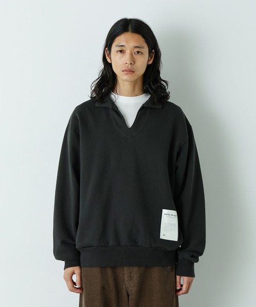 NANO universe（ナノユニバース）の「｢HOTEL PALACE｣ スキッパーロゴスウェット（スウェット・メンズ・ベージュ/ブラック・L/M）」の2枚目の写真