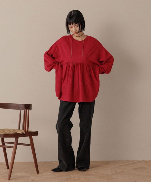 LOWRYS FARM（ローリーズファーム）の「ペプラムニットチュニックＬＳ　596325（ニット/セーター・レディース・ブラック/レッド/ブラウン・FREE）」の4枚目の写真