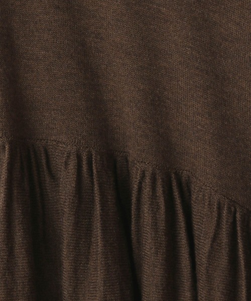 LOWRYS FARM（ローリーズファーム）の「ペプラムニットチュニックＬＳ　596325（ニット/セーター・レディース・ブラック/レッド/ブラウン・FREE）」の16枚目の写真
