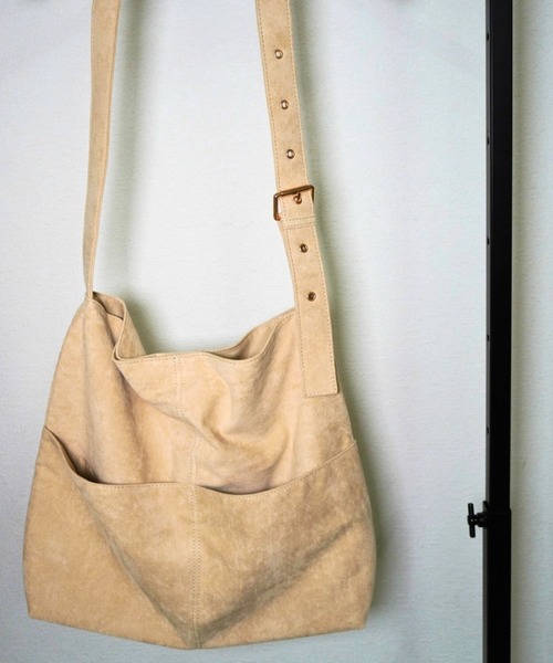 gossara（ゴサラ）の「スエードショルダーBAG（ショルダーバッグ・レディース・アイボリー/ブラック/ダークブラウン・FREE）」の9枚目の写真