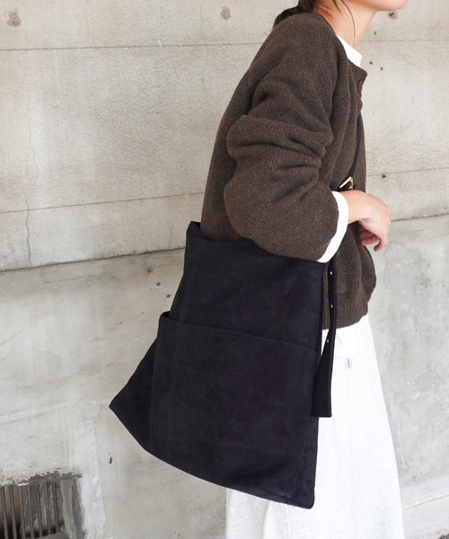 gossara（ゴサラ）の「スエードショルダーBAG（ショルダーバッグ・レディース・アイボリー/ブラック/ダークブラウン・FREE）」の7枚目の写真