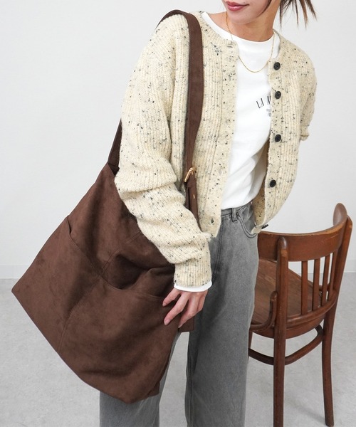 gossara（ゴサラ）の「スエードショルダーBAG（ショルダーバッグ・レディース・アイボリー/ブラック/ダークブラウン・FREE）」の6枚目の写真