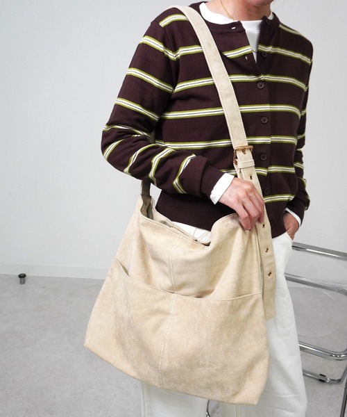 gossara(ゴサラ)の「【スエード素材で旬顔】スエードショルダーBAG(ショルダーバッグ・レディース・ダークブラウン/アイボリー/ブラック・FREE)」の20枚目の写真