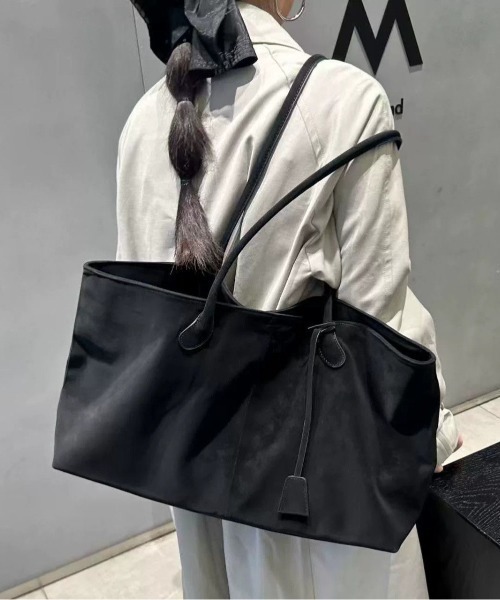 セール】【秋冬新作】スエード調チャーム付きショルダーバッグ