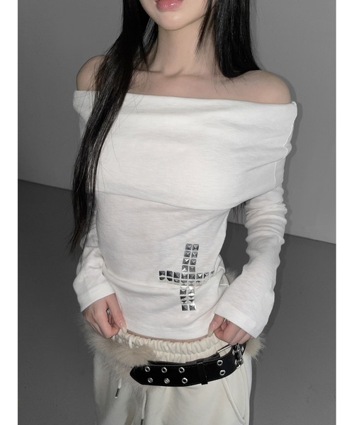 THEAIRTOWN(ジエアタウン)の「tuebe cross off top(Tシャツ/カットソー・レディース・ブラック/アイボリー/ダークグレー・FREE)」の4枚目の写真