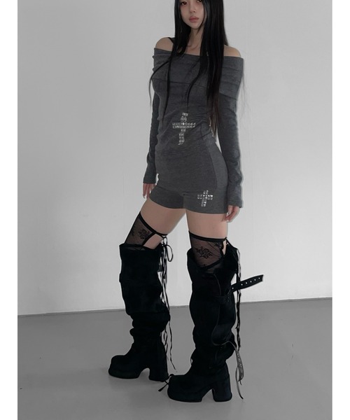 THEAIRTOWN(ジエアタウン)の「tuebe cross off top(Tシャツ/カットソー・レディース・ブラック/アイボリー/ダークグレー・FREE)」の18枚目の写真