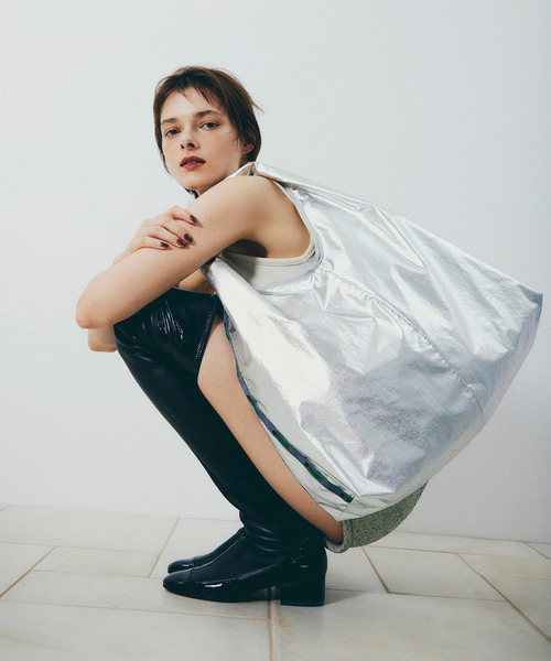 LeSportsac(レスポートサック)の「LG MARCHE BAG ルナアメジスト(トートバッグ・レディース・シルバー・FREE)」の11枚目の写真