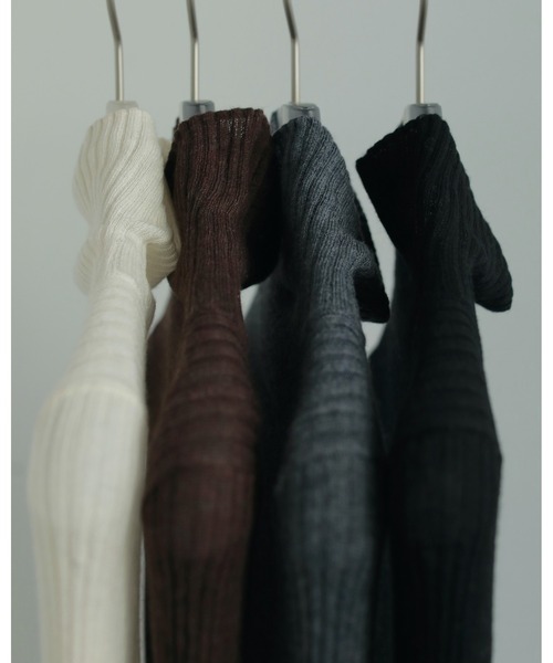 anuke（アンヌーク）の「Soft Rib Turtle（ニット/セーター・レディース・アイボリー/ブラック/チャコールグレー/ブラウン・FREE）」の20枚目の写真