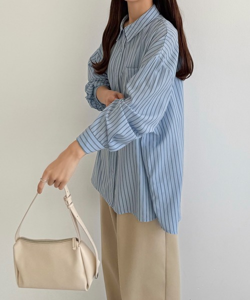 callautia(カラウティア)の「バックスリットオーバーサイズストライプシャツ(シャツ/ブラウス・レディース・ブルー/ベージュ/ピンク・SMALL/MEDIUM/LARGE)」の8枚目の写真
