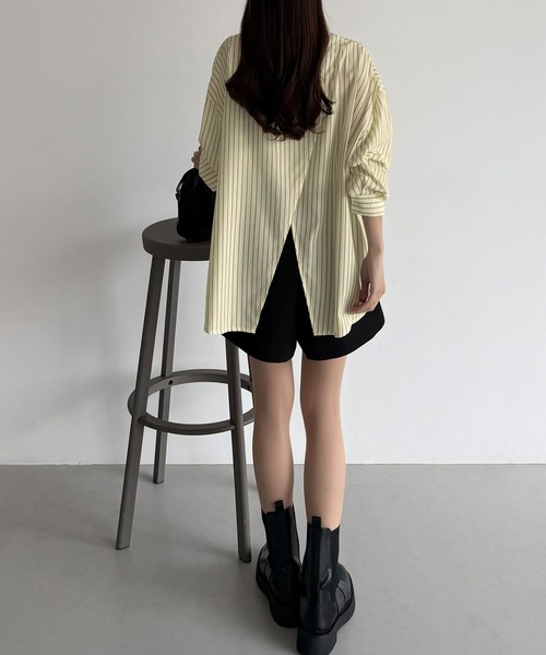 callautia(カラウティア)の「バックスリットオーバーサイズストライプシャツ(シャツ/ブラウス・レディース・ブルー/ベージュ/ピンク・SMALL/MEDIUM/LARGE)」の16枚目の写真