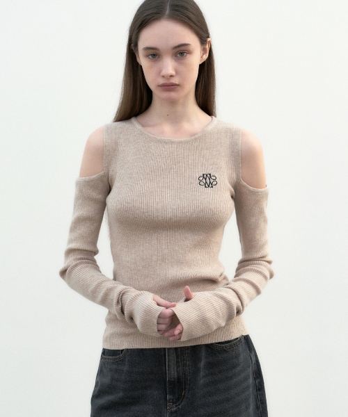 NICK&NICOLE(ニックアンドニコール)の「NICOLE WARMER RIBBED OFF SHOULDER KNIT_SAND BEIGE(ニット/セーター・レディース・その他・FREE)」の2枚目の写真
