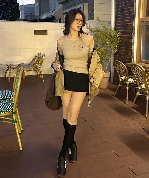 NICK&NICOLE(ニックアンドニコール)の「NICOLE WARMER RIBBED OFF SHOULDER KNIT_SAND BEIGE(ニット/セーター・レディース・その他・FREE)」の4枚目の写真