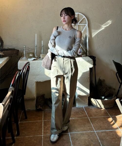 NICK&NICOLE(ニックアンドニコール)の「NICOLE WARMER RIBBED OFF SHOULDER KNIT_SAND BEIGE(ニット/セーター・レディース・その他・FREE)」の5枚目の写真